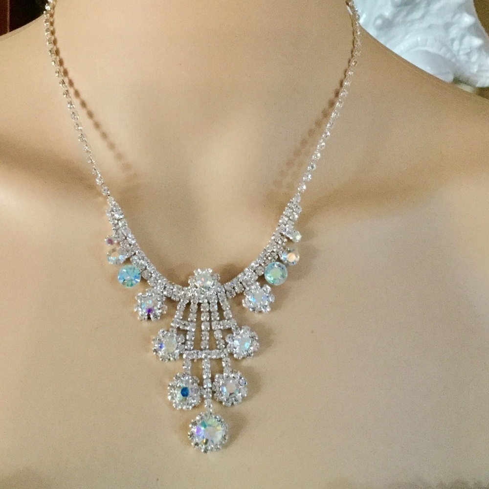 STATEMENT NECKLACE NWT